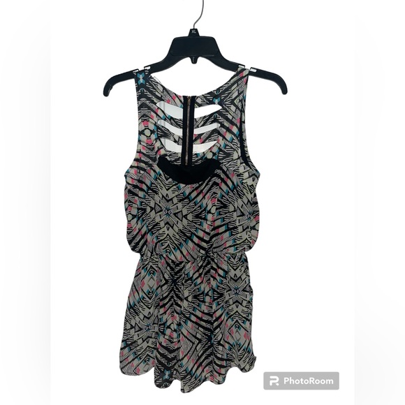 Xhilaration Women’s Shorts Romper (Shorts) - S/P - Multi-colored - Picture 3 of 10